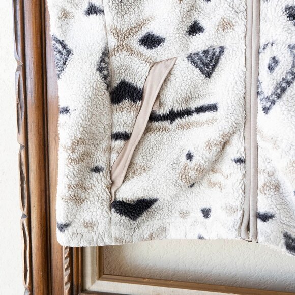 The North Face Women’s Sz L Campshire Sherpa Fleece Vest Aztec Print Cozy Zip-Up - Picture 7 of 10